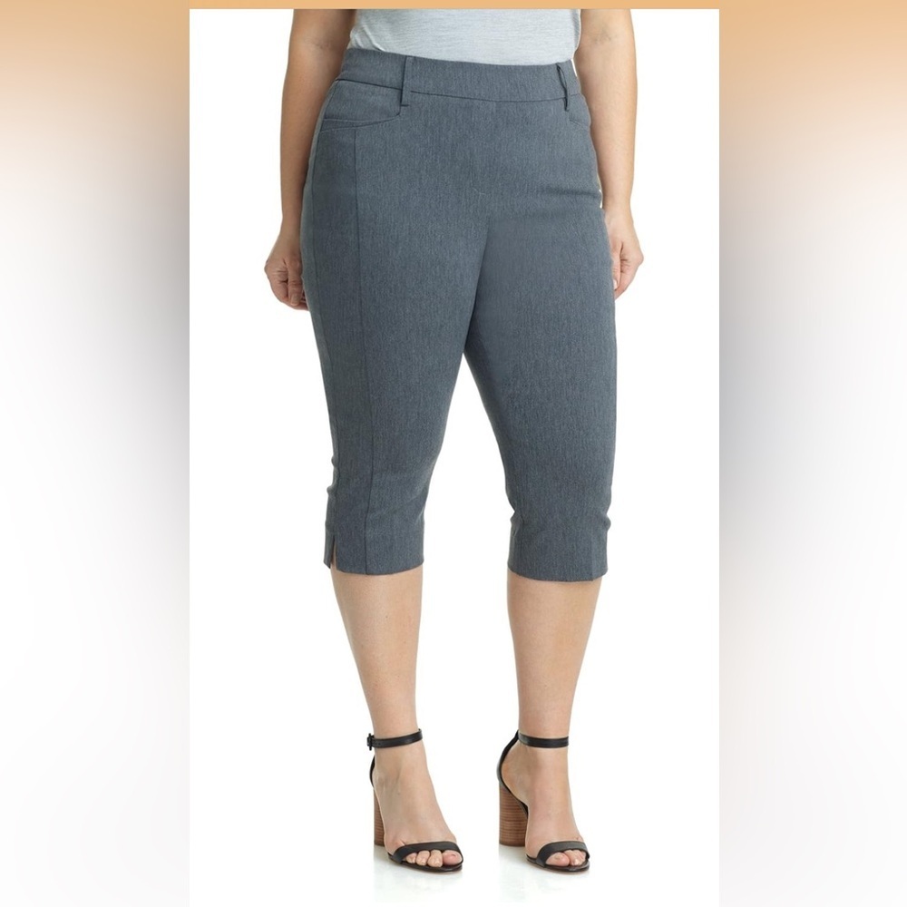 NWT Curvy Woman Ease into Comfort Plus Size Capri w/Tummy Control 24WP